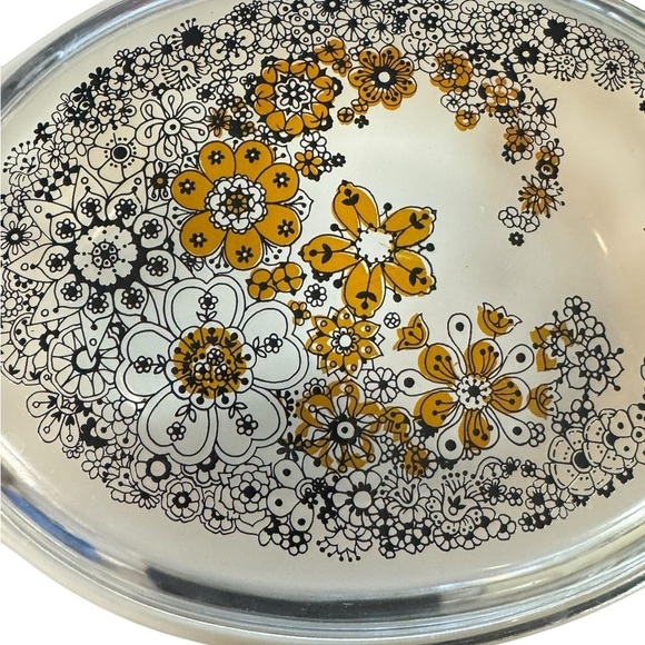 Vintage Floral Bubbles Casserole 2.5 QT Yellow Oval Original Floral Lid - Picture 3 of 8